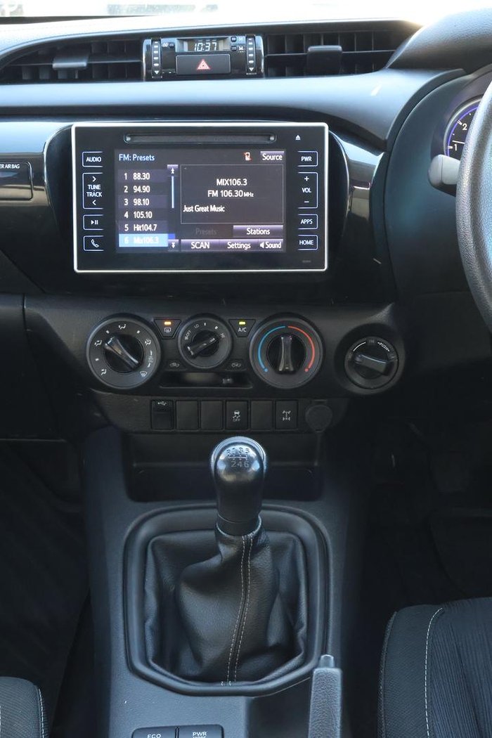 2019 Toyota Hilux SR