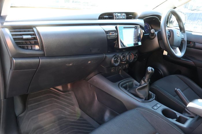 2019 Toyota Hilux SR