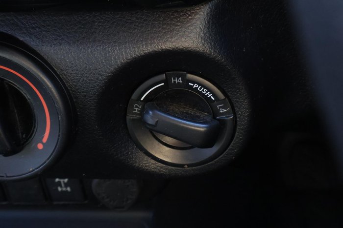 2019 Toyota Hilux SR