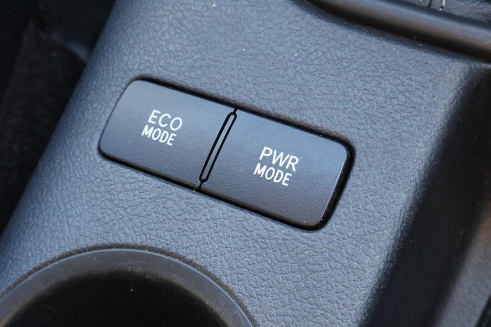 2019 Toyota Hilux SR