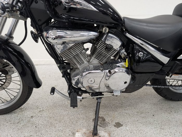 2013 Suzuki VL250 (LC250 INTRUDER) Black