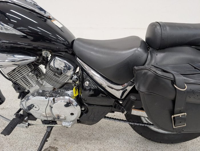 2013 Suzuki VL250 (LC250 INTRUDER) Black