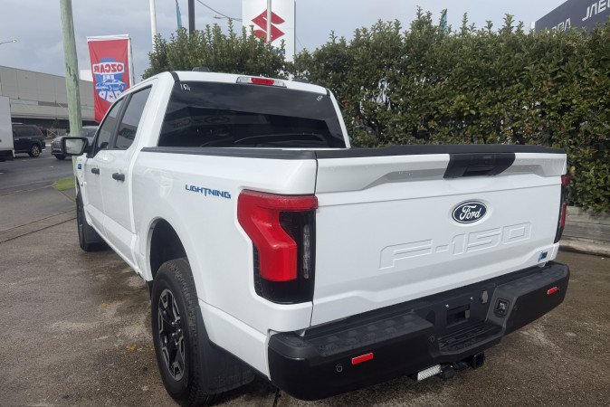 2024 FORD F150 LIGHTNING PRO STD