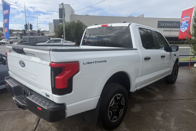 2024 FORD F150 LIGHTNING PRO STD