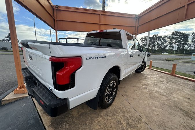 2024 FORD F150 LIGHTNING PRO STD