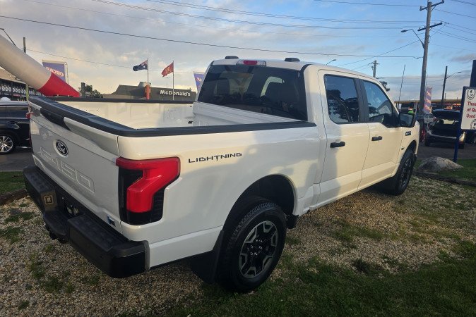 2023 FORD F150 LIGHTNING PRO STD