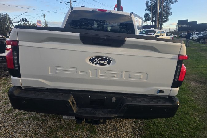 2023 FORD F150 LIGHTNING PRO STD