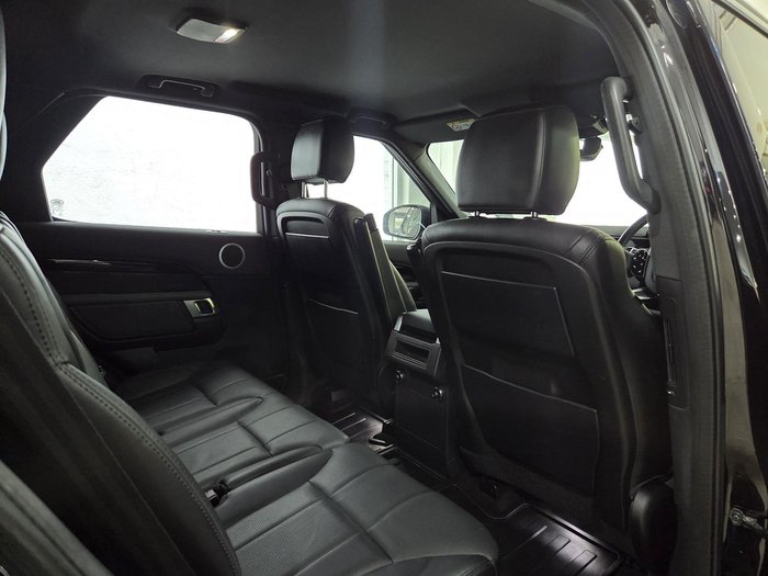 2019 Land Rover Discovery SD6 SE