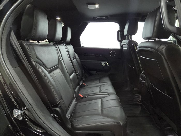 2019 Land Rover Discovery SD6 SE
