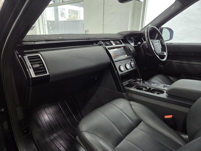 2019 Land Rover Discovery SD6 SE
