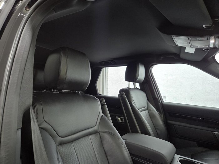 2019 Land Rover Discovery SD6 SE