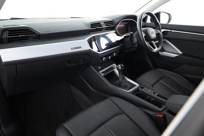2022 Audi Q3 35 TFSI S line