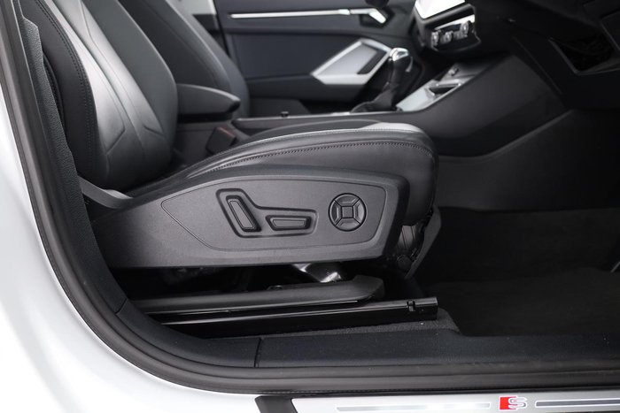2022 Audi Q3 35 TFSI S line