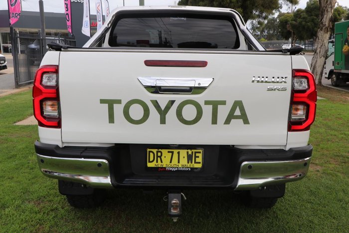 2022 Toyota Hilux SR5