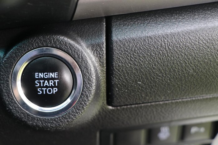 2022 Toyota Hilux SR5