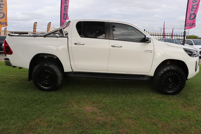 2022 Toyota Hilux SR5