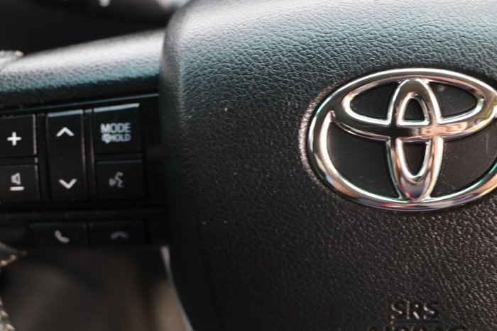 2022 Toyota Hilux SR5
