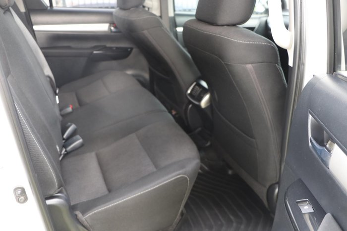 2022 Toyota Hilux SR5