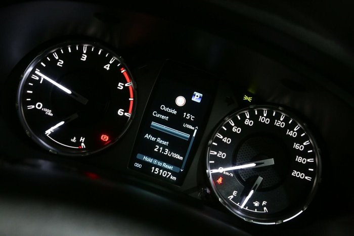 2022 Toyota Hilux SR