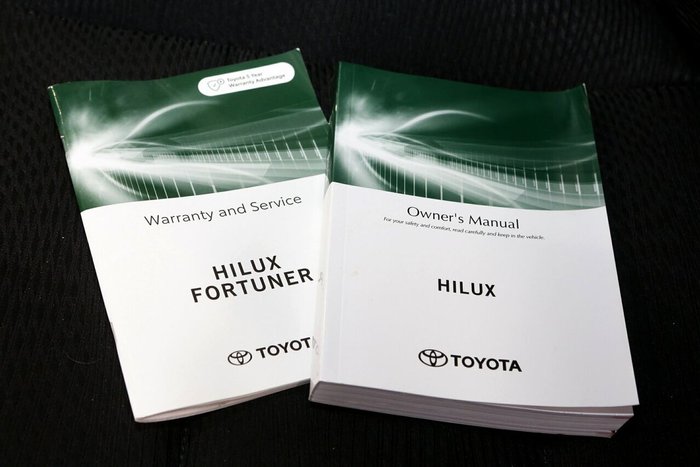 2022 Toyota Hilux SR