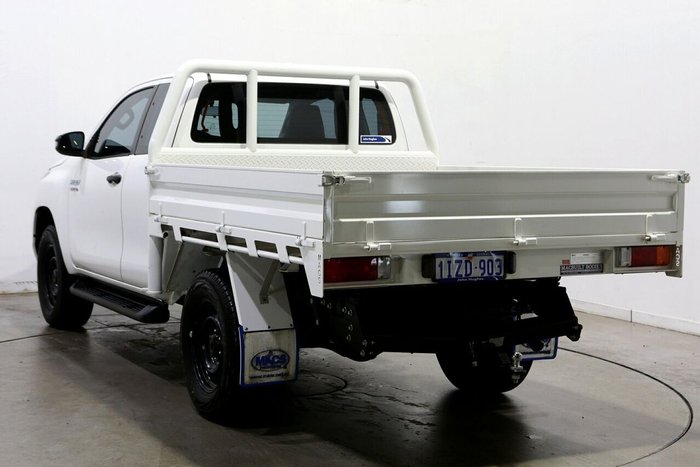 2022 Toyota Hilux SR