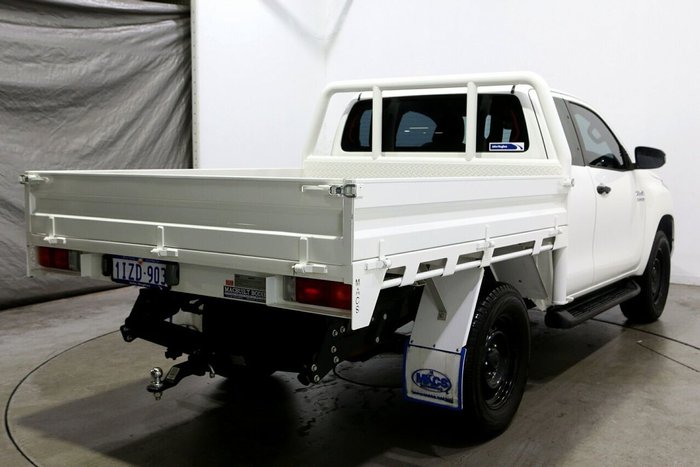 2022 Toyota Hilux SR