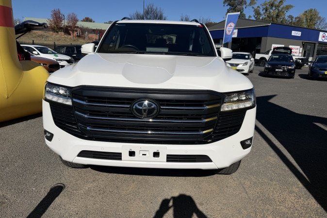 2024 TOYOTA LANDCRUISER