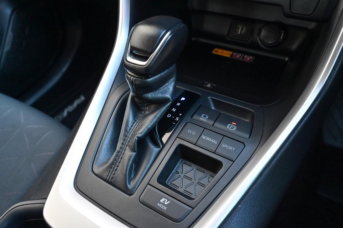 2024 Toyota RAV4 GXL AXAH52R Frosted White