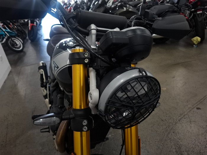 2024 Triumph SCRAMBLER 400 X BLACK META