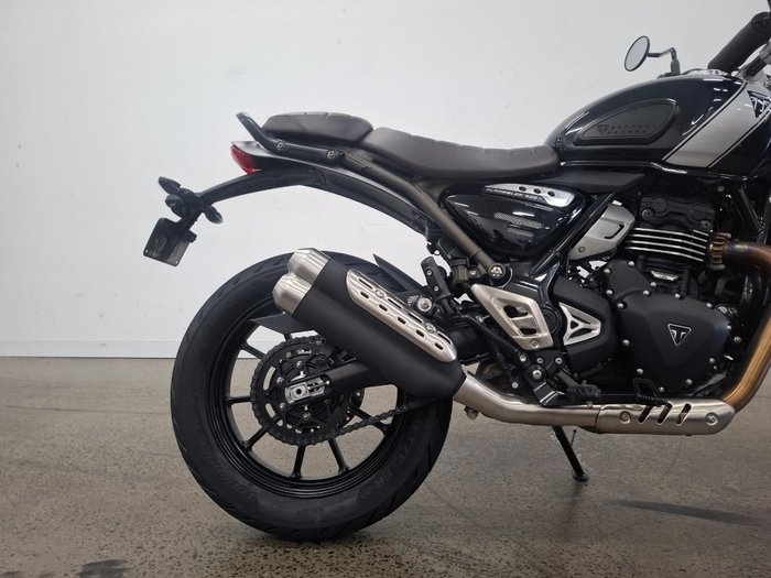 2024 Triumph SCRAMBLER 400 X BLACK META