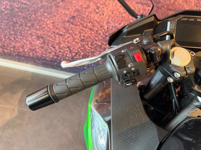 2025 Kawasaki Ninja 500 (EX500G) Ninja Black
