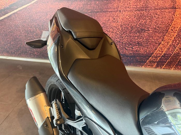 2025 Kawasaki Ninja 500 (EX500G) Ninja Black