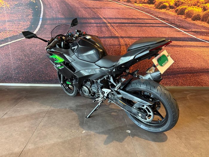 2025 Kawasaki Ninja 500 (EX500G) Ninja Black
