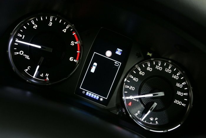 2025 Toyota Hilux SR