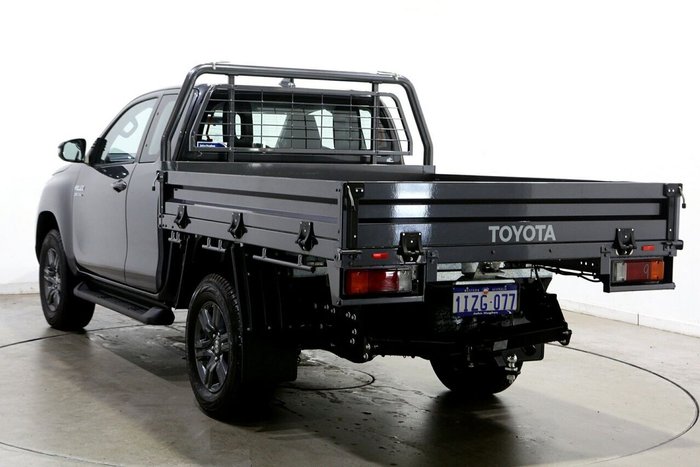 2025 Toyota Hilux SR