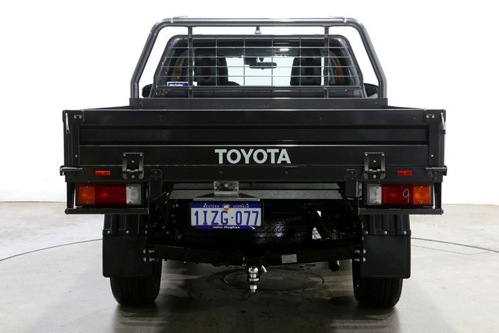2025 Toyota Hilux SR