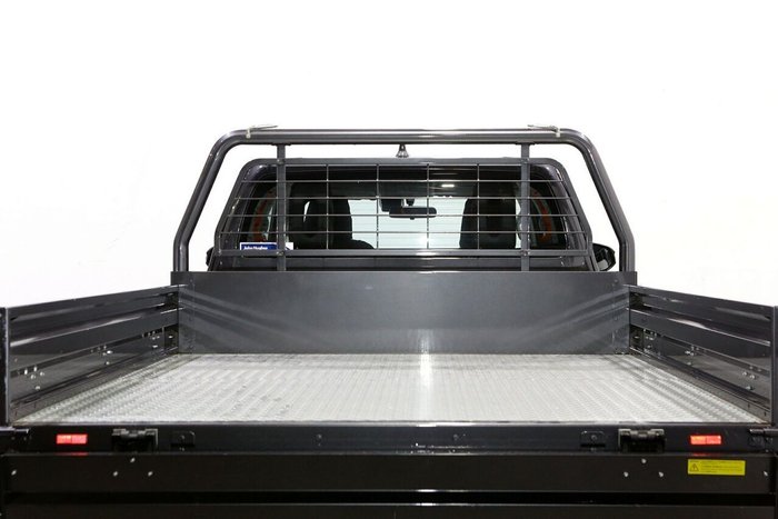 2025 Toyota Hilux SR