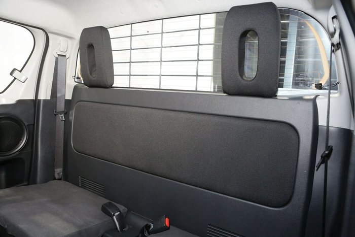 2025 Toyota Hilux SR