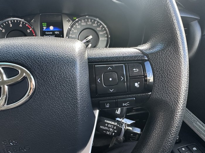 2020 Toyota Hilux SR