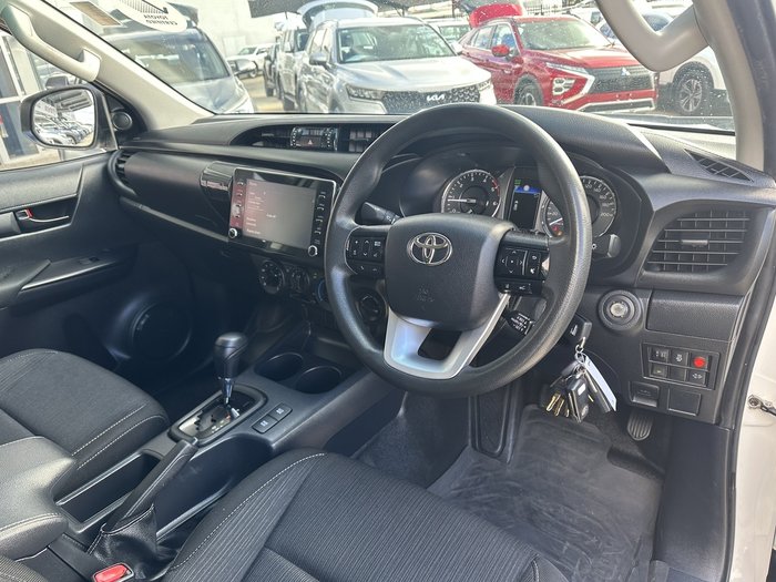 2020 Toyota Hilux SR