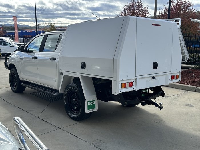 2020 Toyota Hilux SR