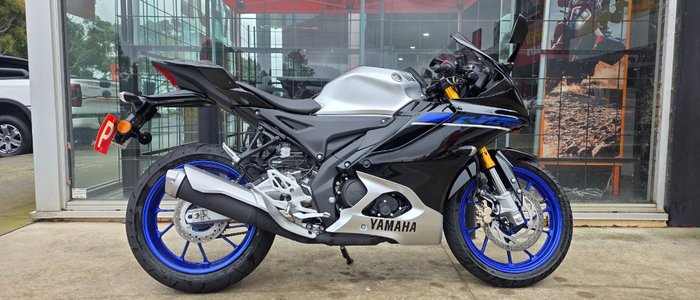 2025 Yamaha YZF-R15M SILVER