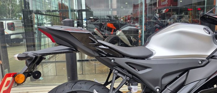 2025 Yamaha YZF-R15M SILVER