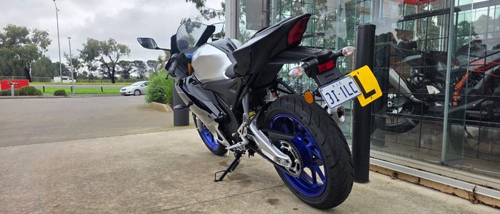 2025 Yamaha YZF-R15M SILVER