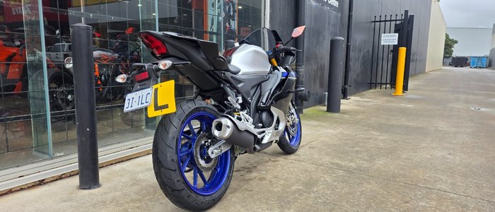 2025 Yamaha YZF-R15M SILVER