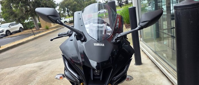 2025 Yamaha YZF-R15M SILVER