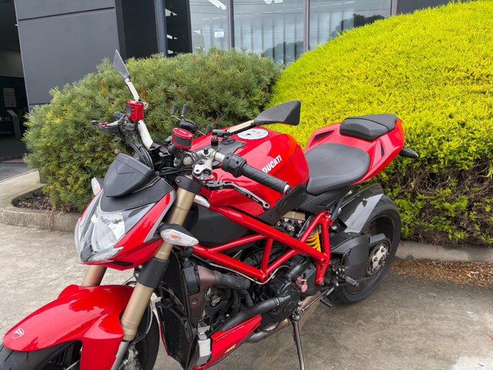 2014 DUCATI STREETFIGHTER 848 Red