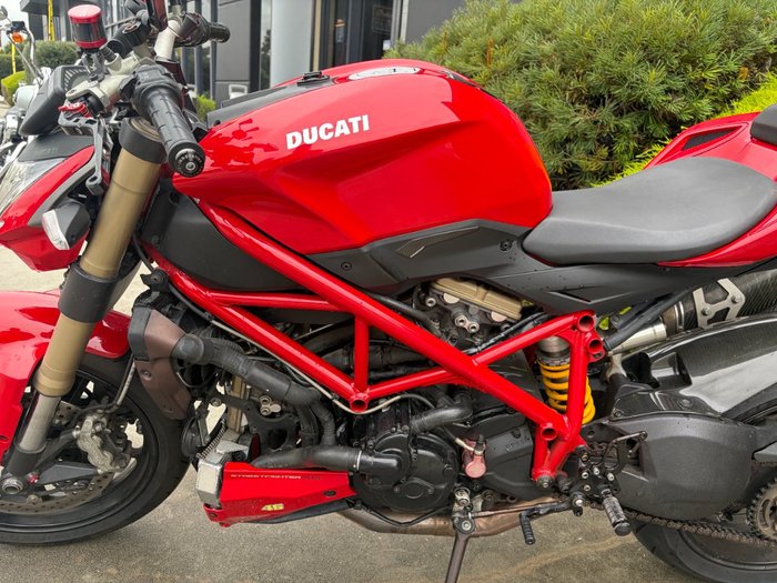 2014 DUCATI STREETFIGHTER 848 Red