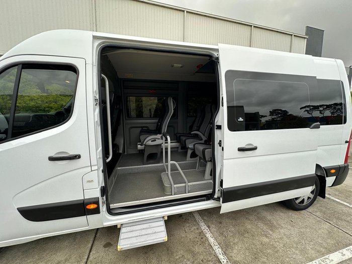 2018 Renault Master X62 Glacier White