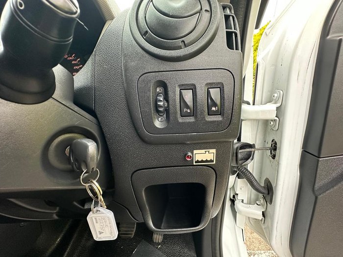 2018 Renault Master X62 Glacier White